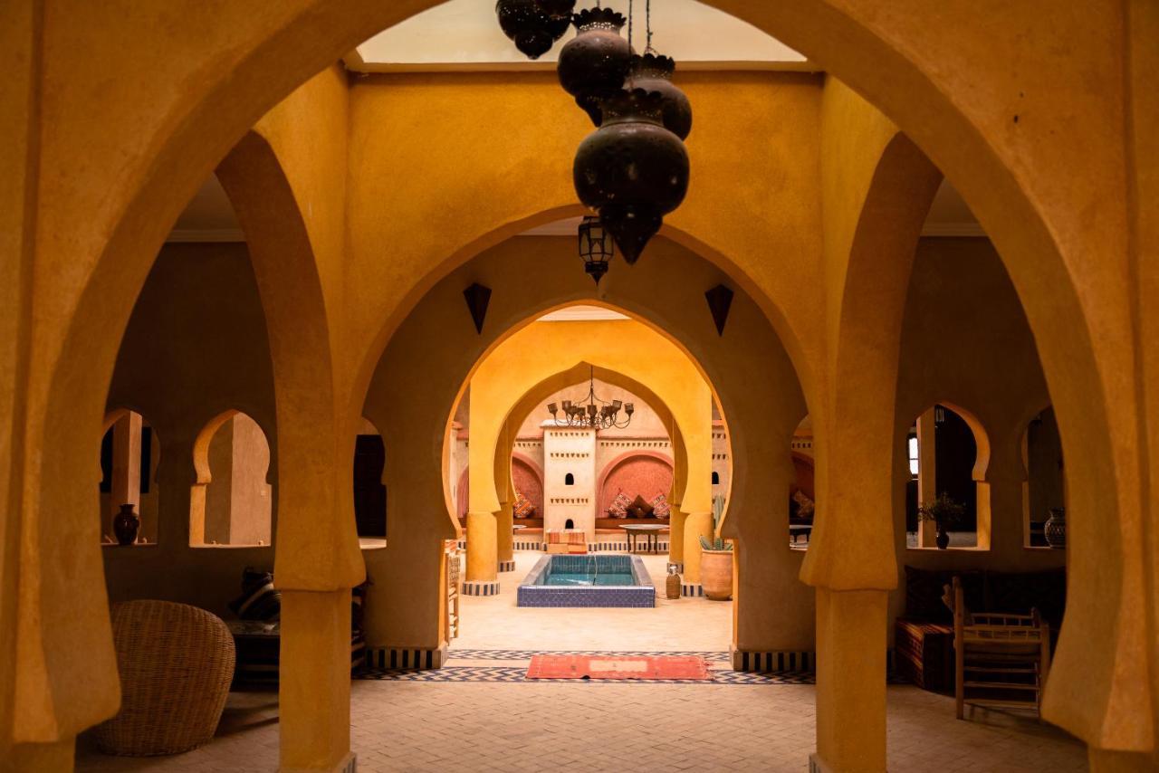 Riadsuerteloca Merzouga Hassilabied Экстерьер фото Interior of the Riad