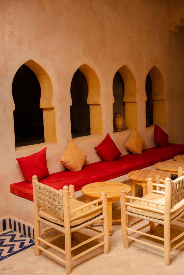 Riadsuerteloca Merzouga Hassilabied Экстерьер фото A Moroccan interior