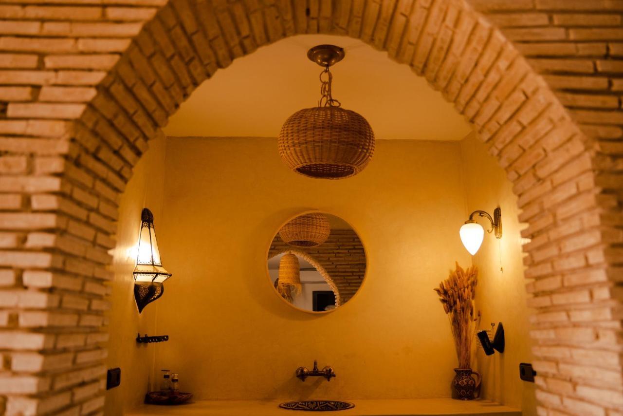 Riadsuerteloca Merzouga Hassilabied Экстерьер фото The interior of the house
