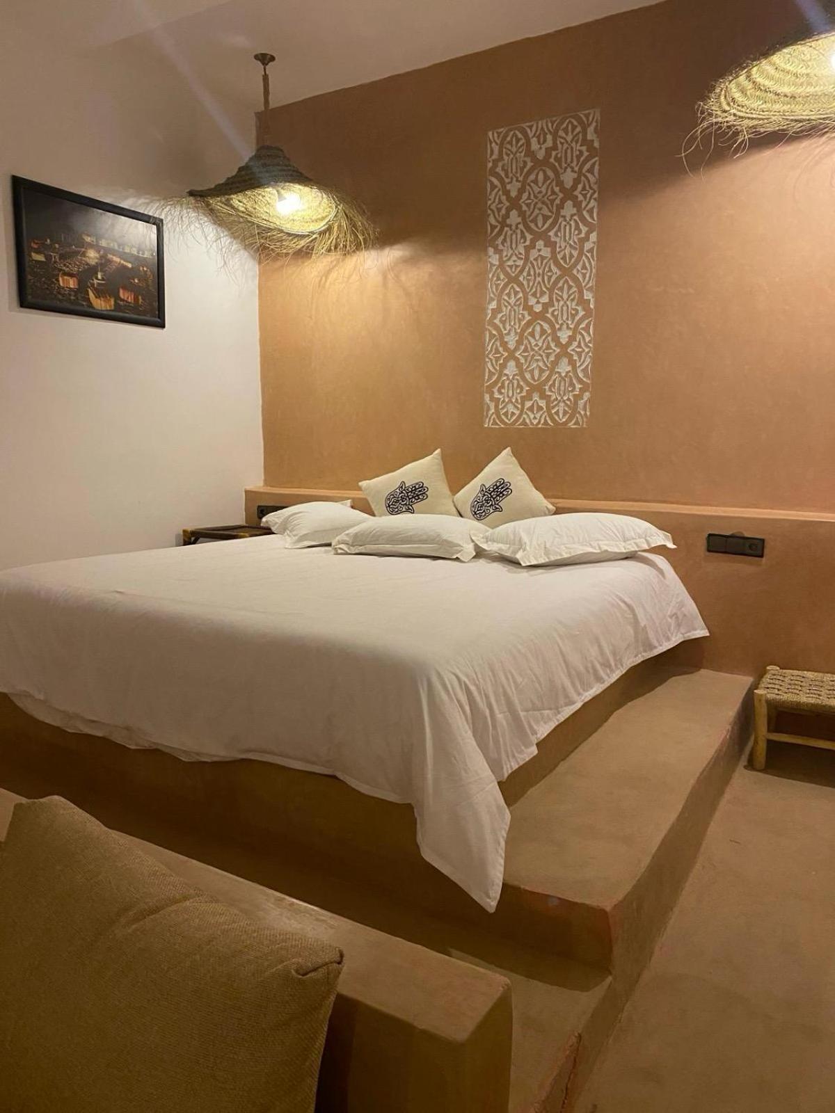 Riadsuerteloca Merzouga Hassilabied Экстерьер фото A guest room at the hotel