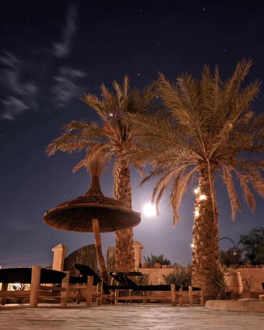 Riadsuerteloca Merzouga Hassilabied Экстерьер фото Fountain at the Oasis of Mara