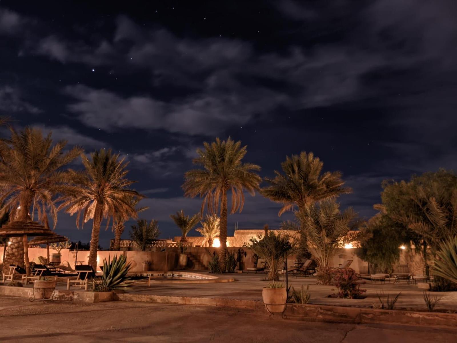 Riadsuerteloca Merzouga Hassilabied Экстерьер фото Al-Qatif at night