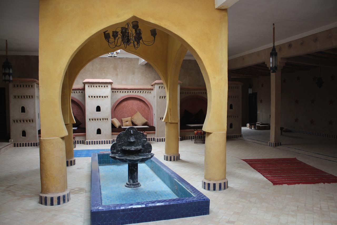 Riadsuerteloca Merzouga Hassilabied Экстерьер фото A hammam in Marrakech, Morocco